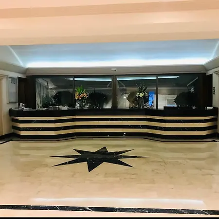 Elegant In Del Golf, 5 Stars & Front Line Golf In Puerto Banus Apartamento *